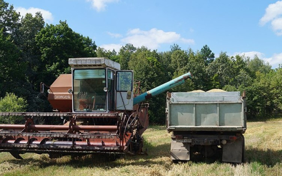В Красноярском крае аграрии могут купить российские комбайны и тракторы со скидкой
